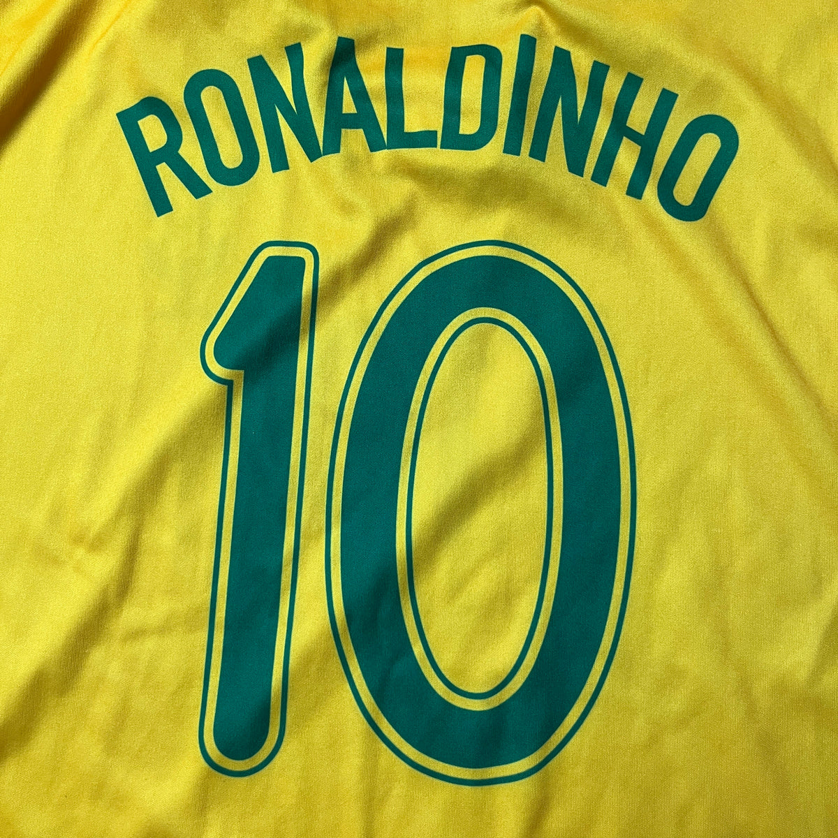 Vintage 2006 Brasil Home Ronaldinho #10 Fan Football Jersey T-Shirt