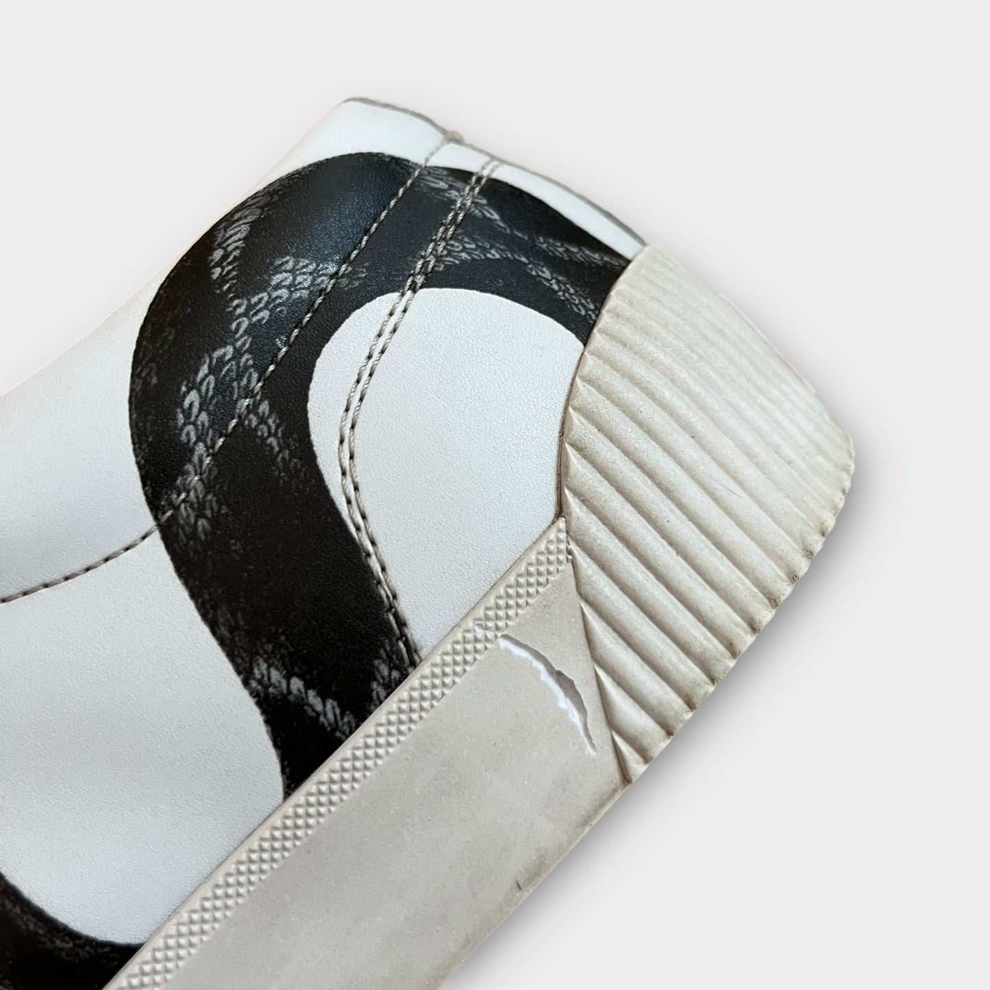 HUGO BOSS White Snake Leather Sneakers