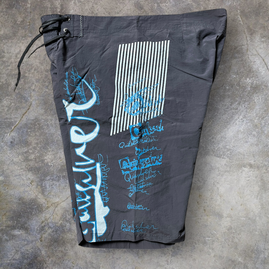 Quiksilver Vintage 2000's Y2K Hip-Hop Skater Graphic Board Shorts