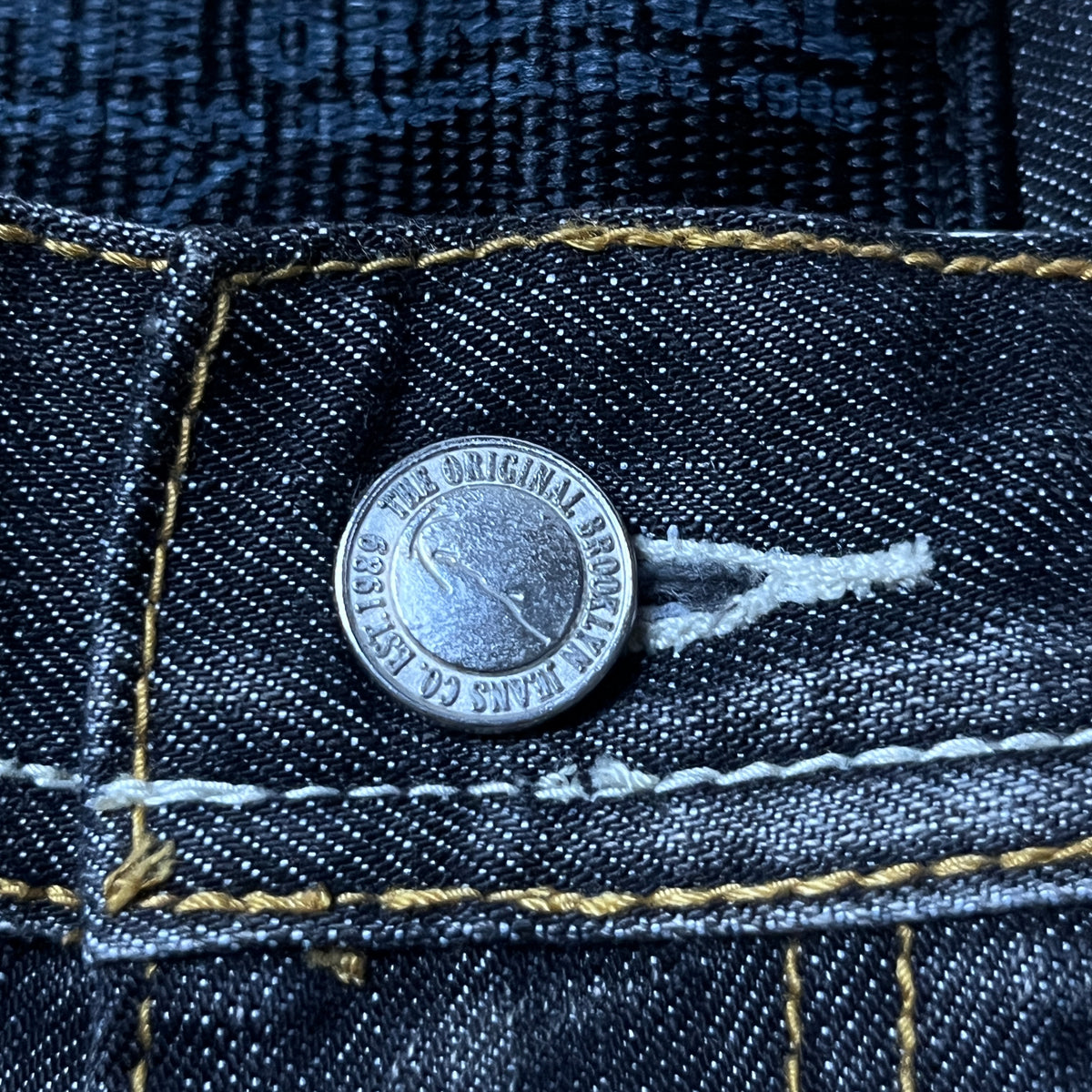 Karl Kani Vintage 2000's "Double Pocket" Wave Stitch Heavy Cotton Y2K Hip-Hop Denim Jorts