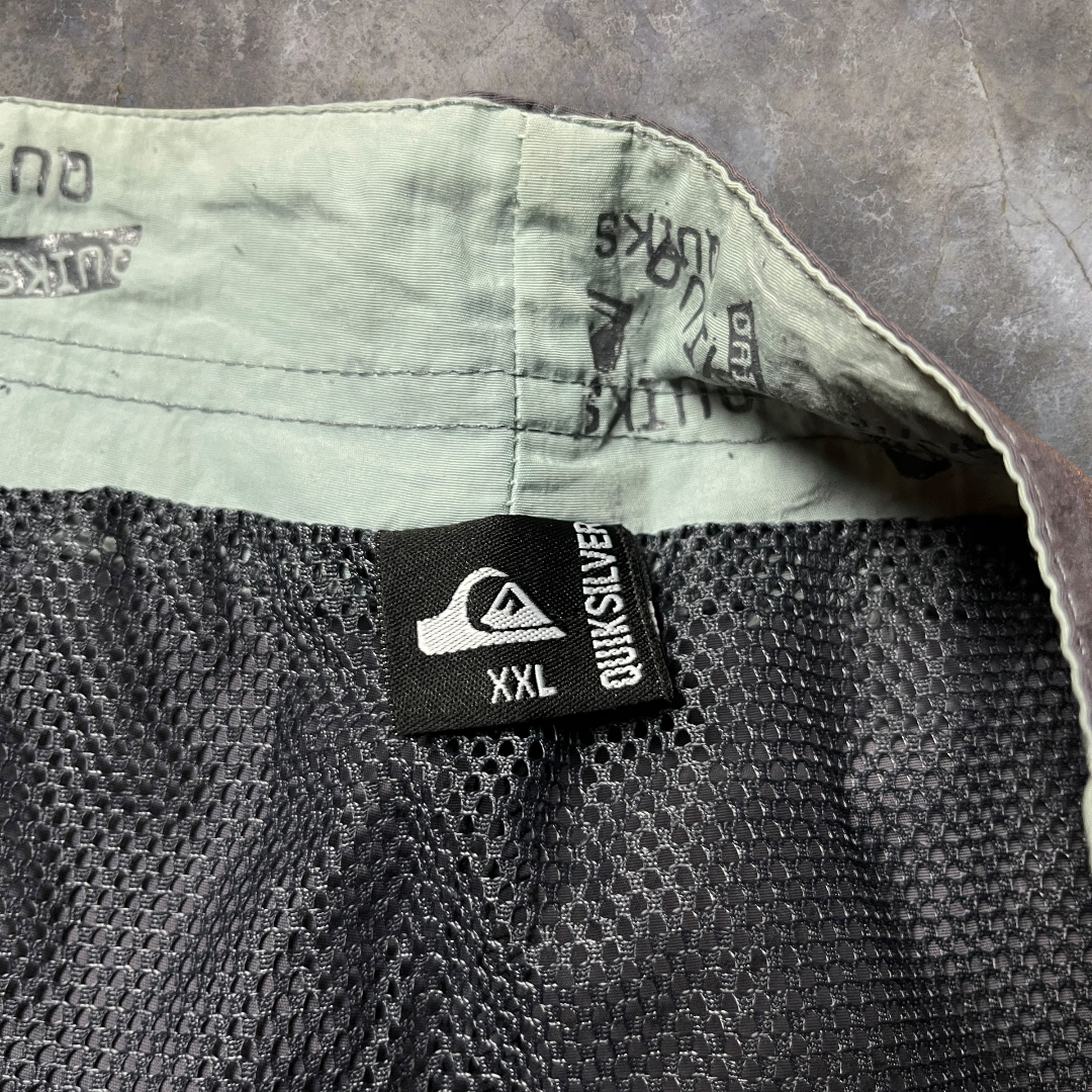 Quiksilver Vintage 2000's Y2K Hip-Hop Skater Graphic Board Shorts