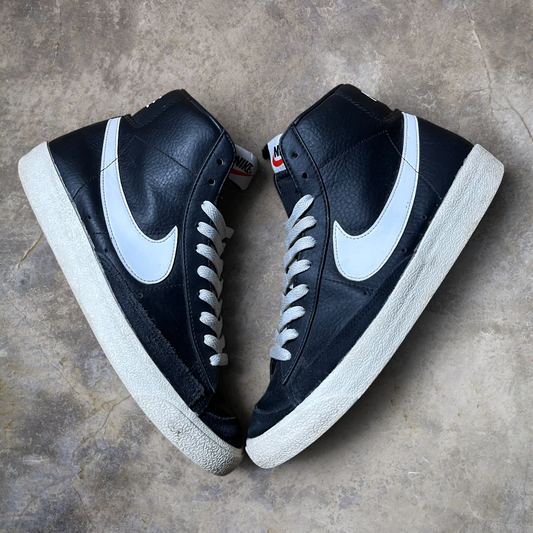 Nike Blazer Mid 77 Black White