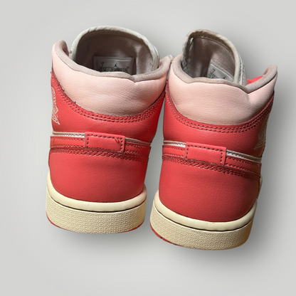Jordan 1 Mid "Strawberries and Cream"