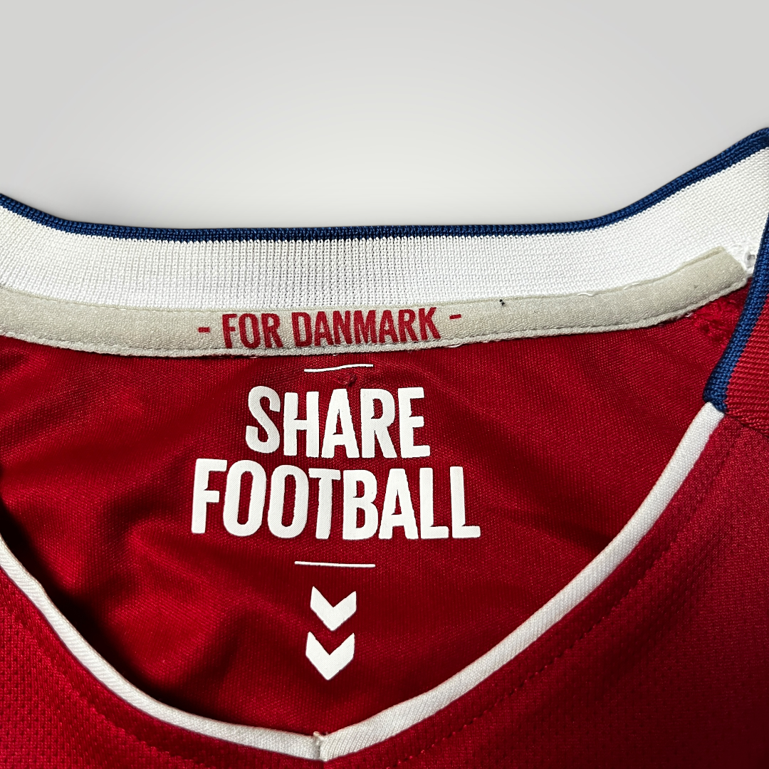 Hummel Denmark 2021/2022 Simon Kjaer #4 Football Jersey T-Shirt