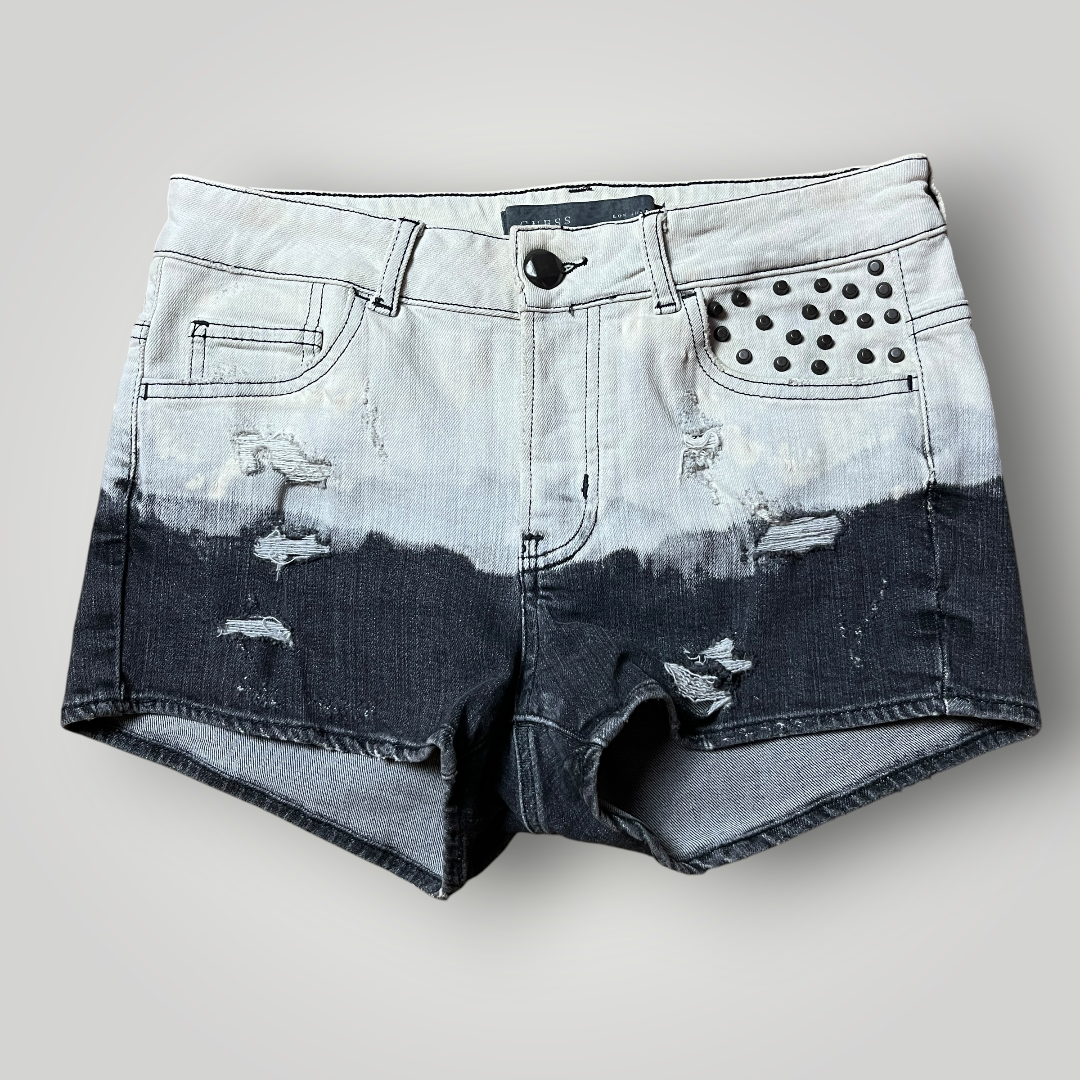 GUESS Y2K Studded Distressed Denim Shorts (Дамско)
