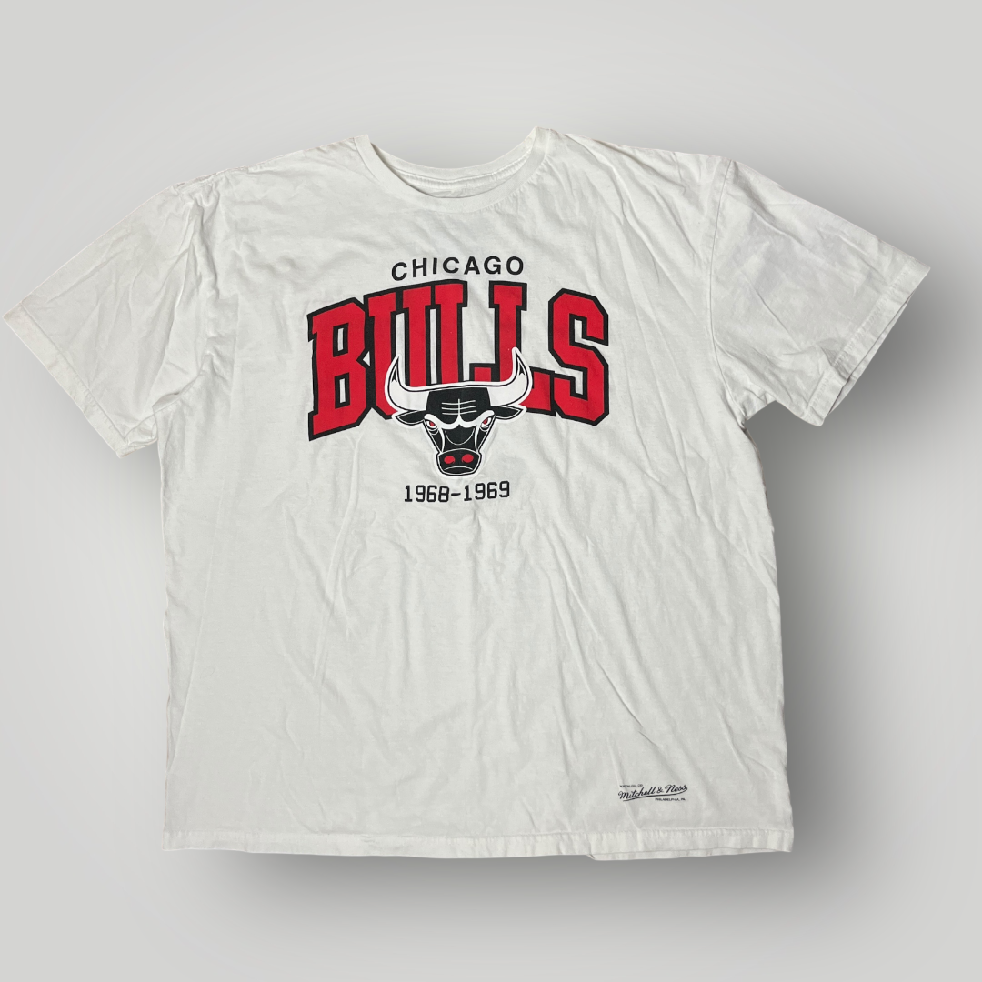Chicago Bulls x Mitchaell & Ness Lettered Graphic Jersey T-Shirt