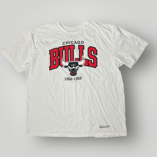 Chicago Bulls x Mitchaell & Ness Lettered Graphic Jersey T-Shirt