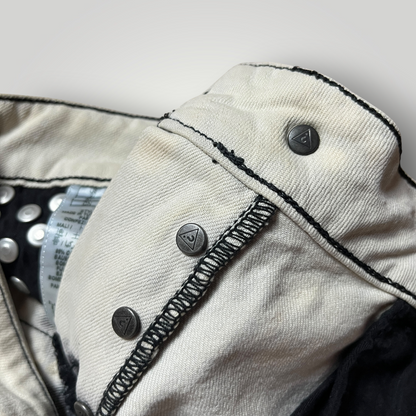 GUESS Y2K Studded Distressed Denim Shorts (Дамско)