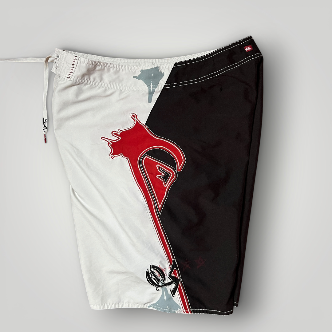 Quiksilver Vintage 2000's Y2K Embroidered Graphic Surf Jorts Shorts