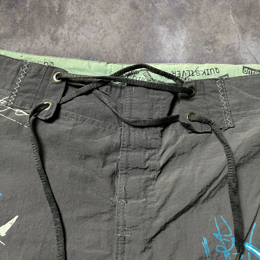 Quiksilver Vintage 2000's Y2K Hip-Hop Skater Graphic Board Shorts